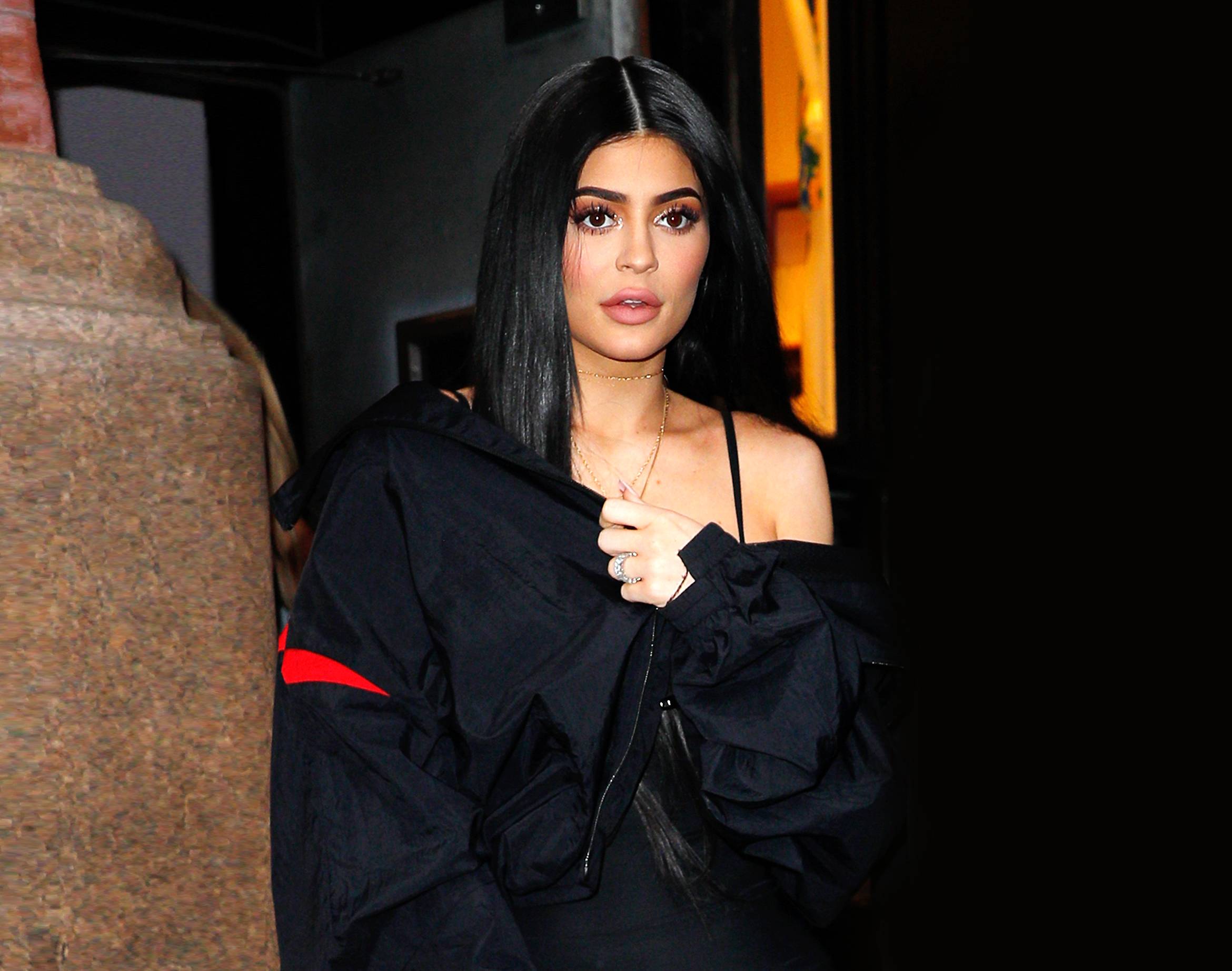 Kylie Jenner Accidentally Exposed the Secret to Her Hourglass Figure ...