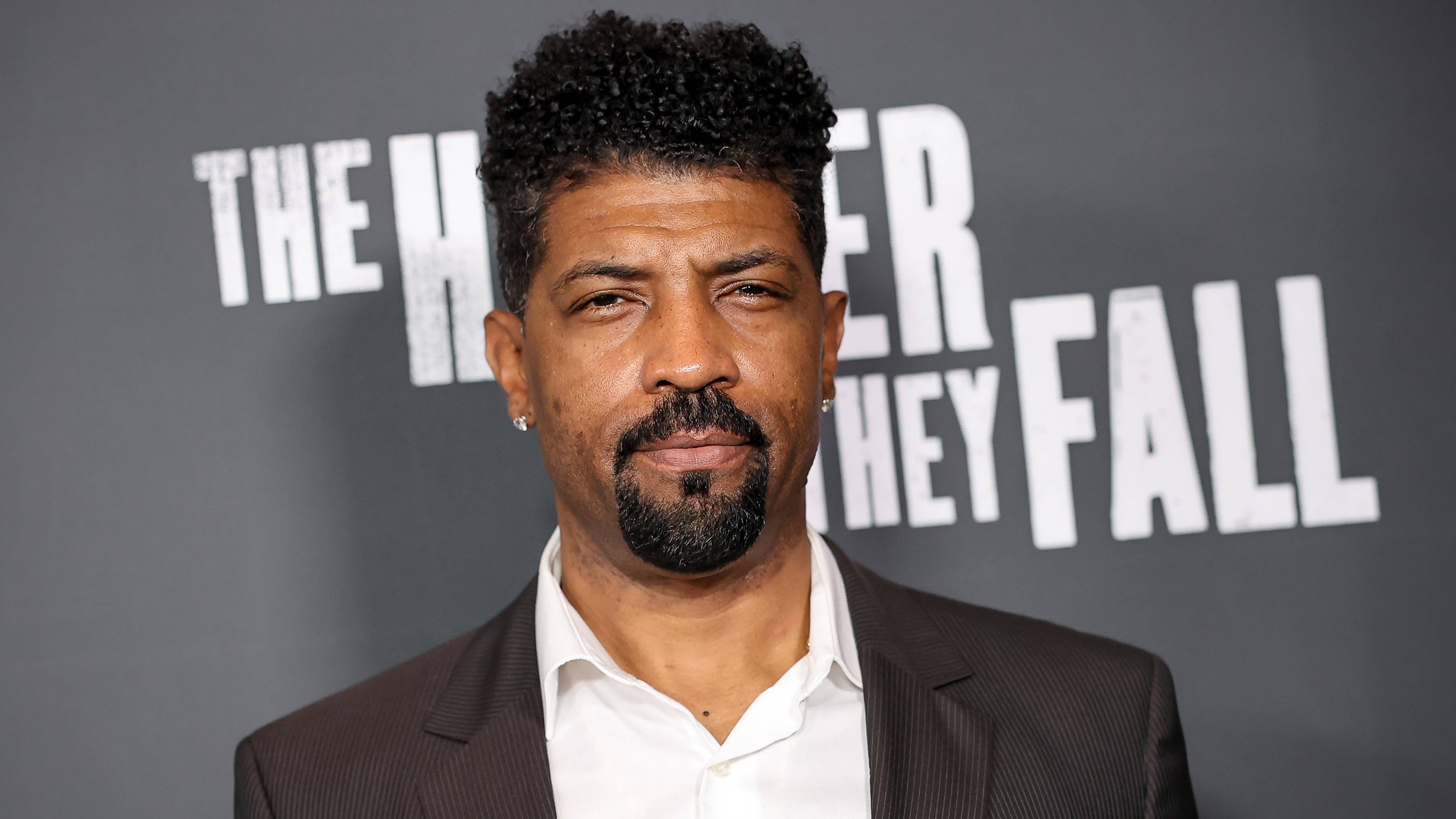 Soul Train Awards 2022: Deon Cole's Must-See Television Moments | News - Vimarsana News