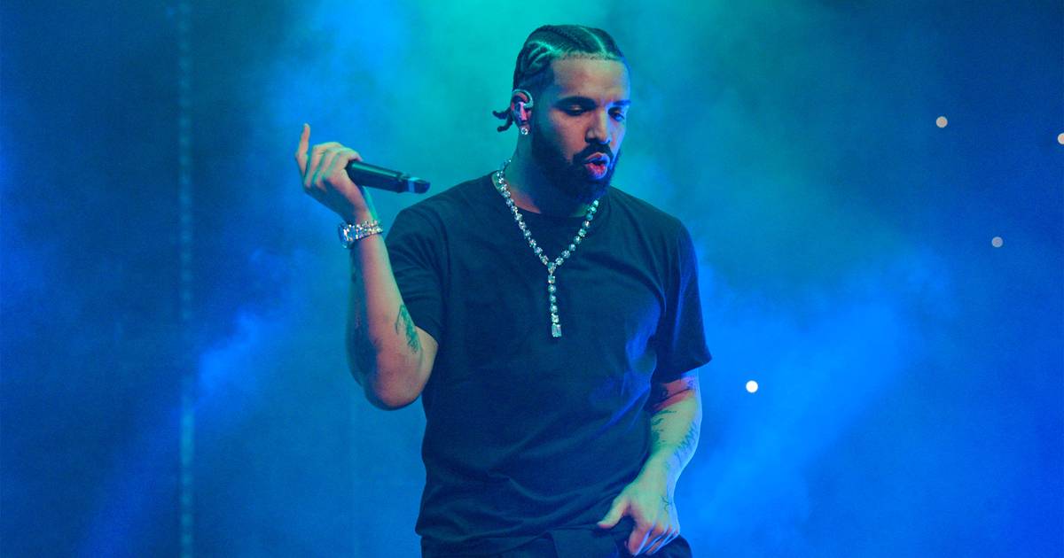 Woman who threw 36G bra at Drake during concert has been contacted