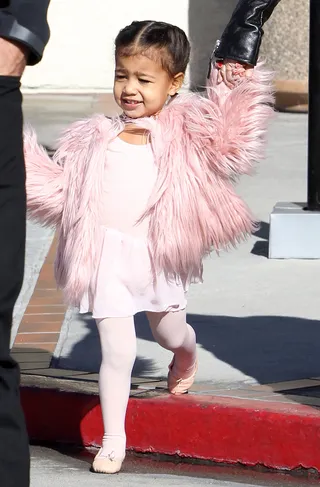 Pretty in Pink - Kourtney Kardashian takes North West to ballet class in Los Angeles. North West is too cute in pink! (Photo: JaX / Splash News)