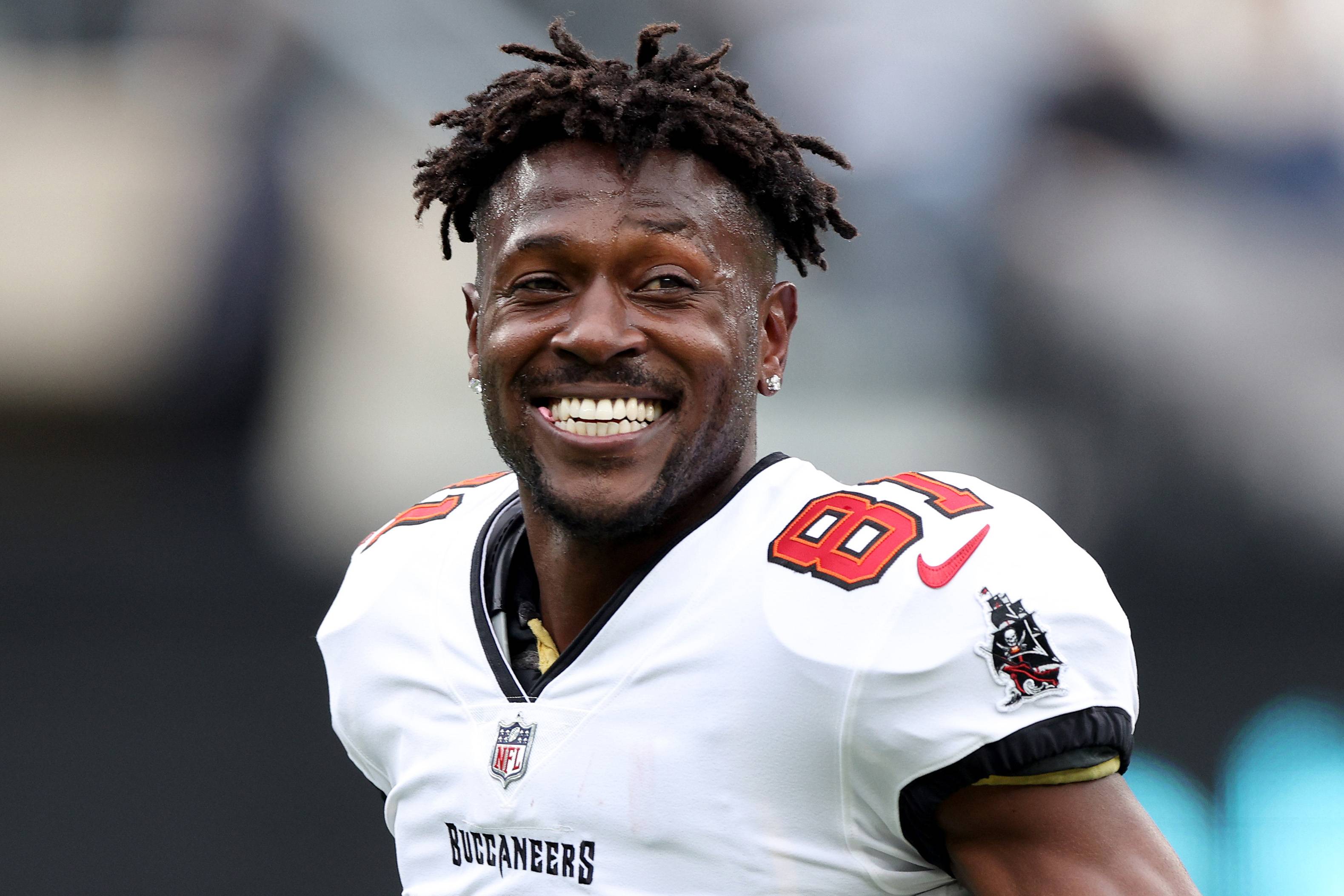 NFL rumors: Buccaneers' Antonio Brown threw bike, destroyed security camera  