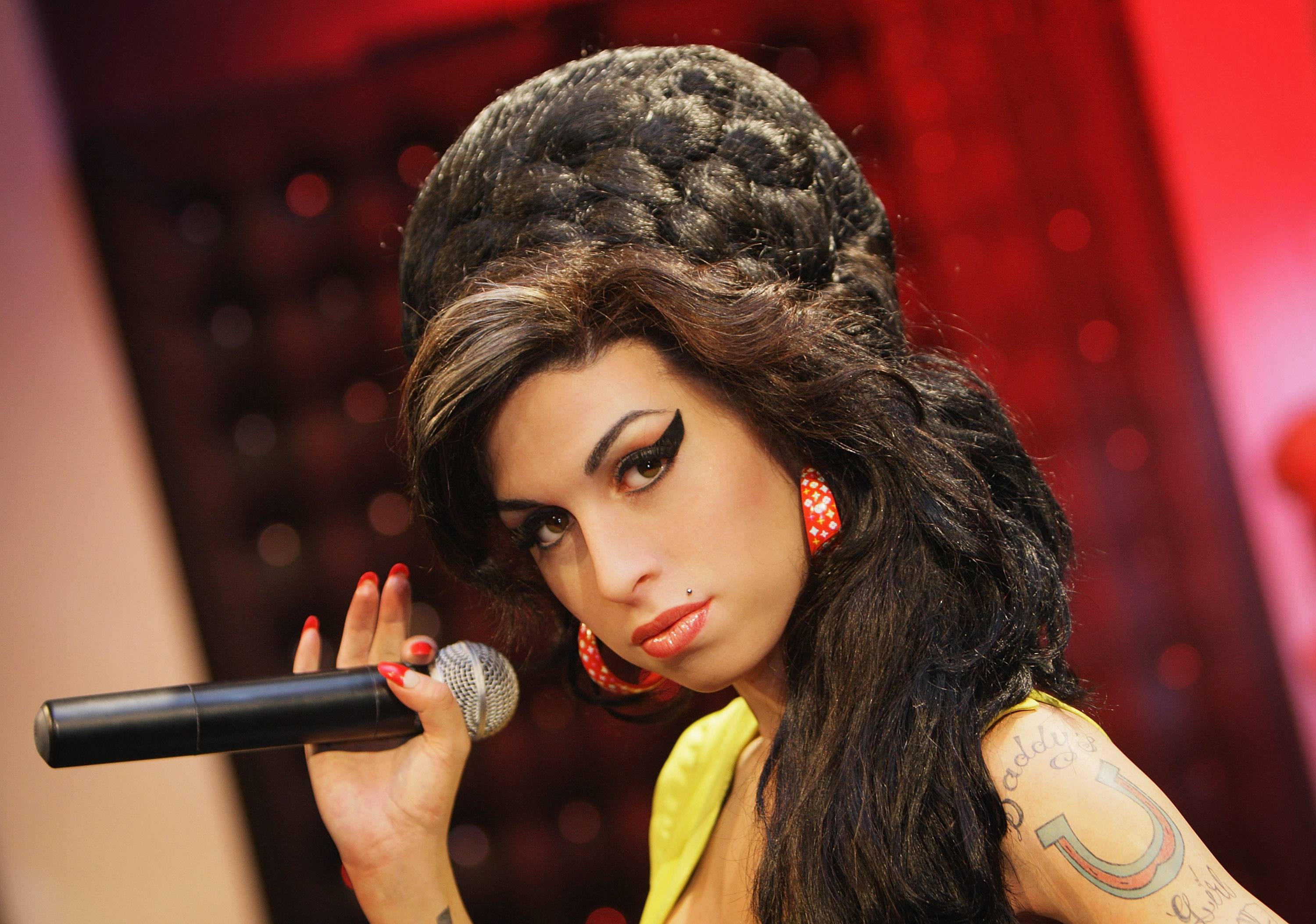 Amy Winehouse Autopsy Pictures - dr0vs78
