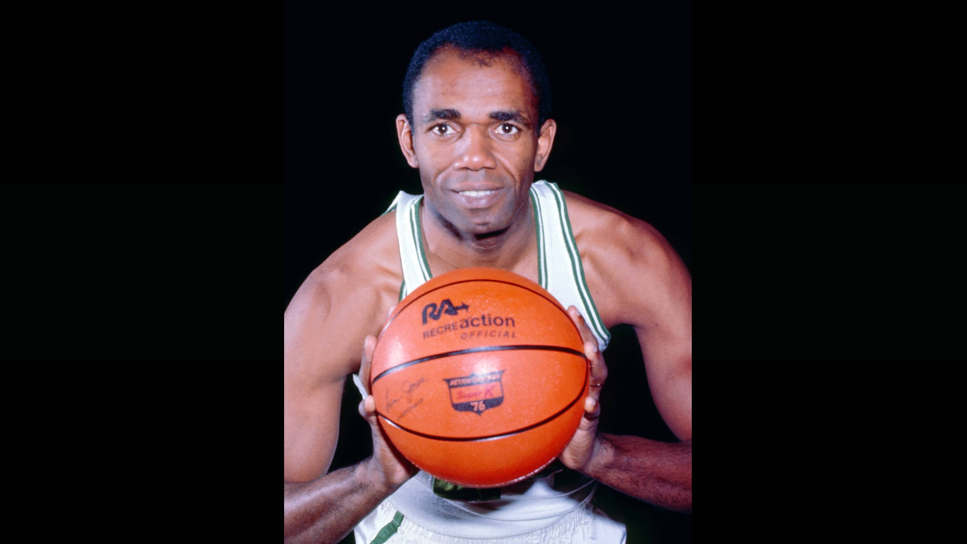 Hall of Famer and Celtics legend Sam Jones dies at age 88