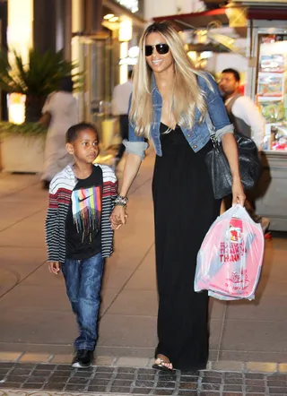 Auntie CiCi - Singer Ciara takes her bestie La La Anthony's son Kiyan shopping at the outdoor shopping mall The Grove in Los Angeles.&nbsp;(Photo: LApix/FameFlynet)