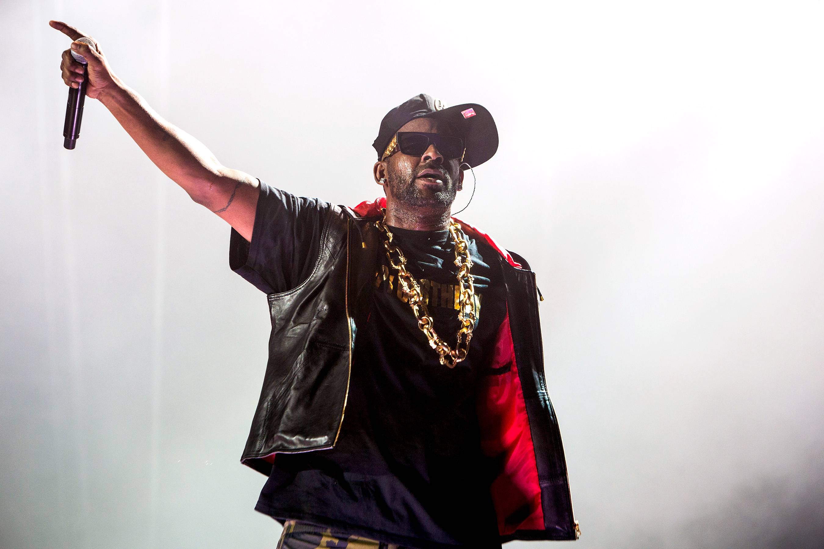 R. Kelly Announces Release Date for 'Buffet' | News | BET