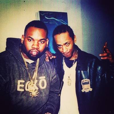 Raekwon,&nbsp;@raekwon - Lex Diamond&nbsp;shows off his famed links with the tarantula medallion as he posts up with another one of New York's finest from the '90s,&nbsp;Buckshot.(Photo: Raekwon via Instagram)