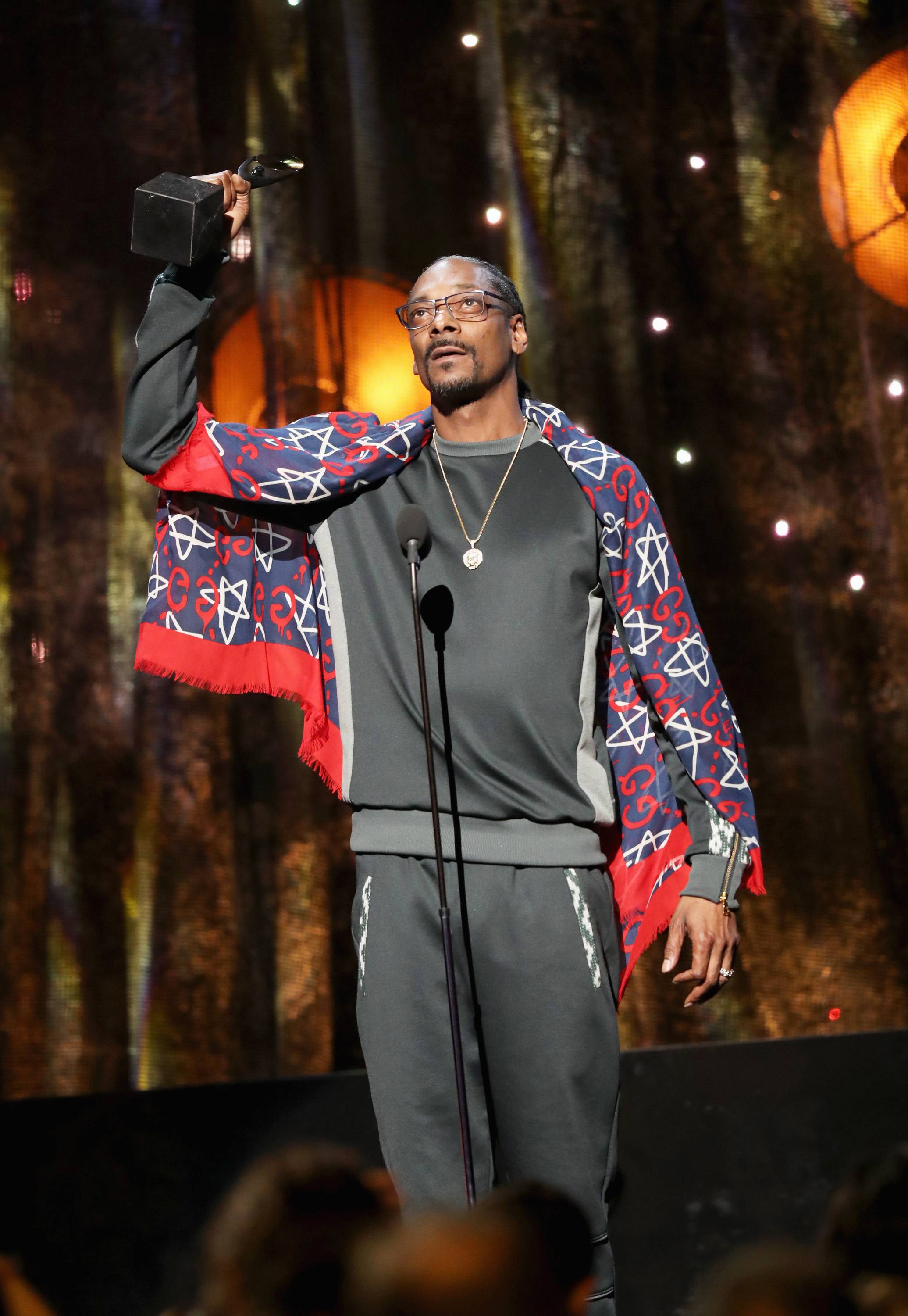 Snoop, T.I., YG, Alicia Keys and More Honor 2Pac at Rock & Roll Hall of ...