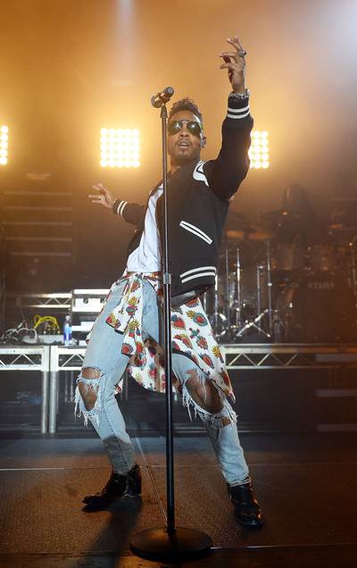 080213-celebs-out-miguel-performs.jpg