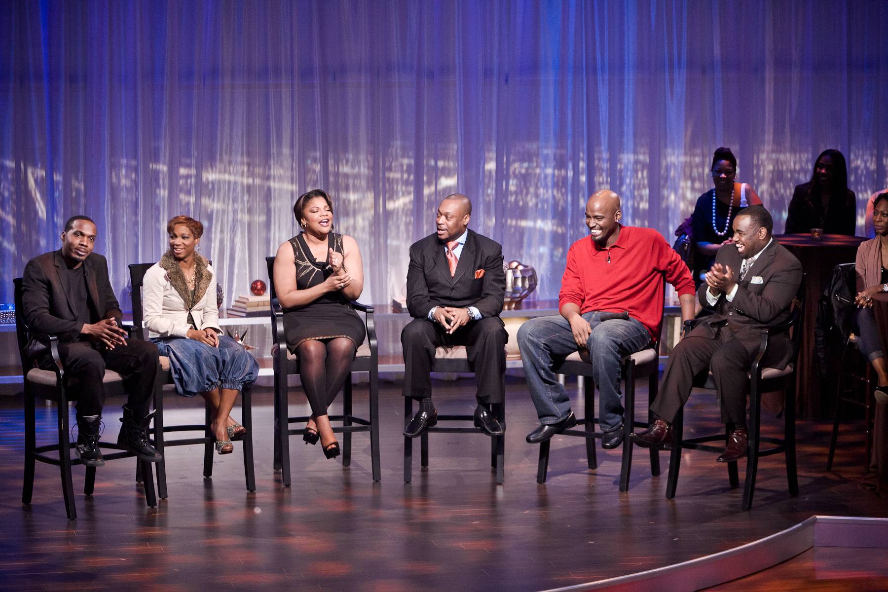 Gather Around - Before the evening is over, Mo'Nique makes sure to have a circle discussion with all of the comics.(Photo: Darnell Williams/BET)