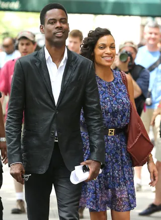 On Set - Chris Rock and Rosario Dawson film scenes for an untitled Chris Rock movie in the West Village in New York City.&nbsp;(Photo: Christopher Peterson/Splash News)