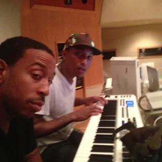 Ludacris @itsludacris - Ludacris is making new music... with producing genius Pharrell Williams! We can't wait till some new tracks drop from this duo. #CreativeMinds (Photo: Instagram/itsludacris)