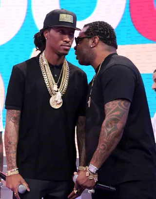 Schoolin' - Busta Rhymes sharing a few words of wisdom with Future.&nbsp; (Photo: Rob Kim/BET/Getty Images for BET)