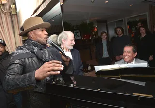 Movie Star Life - Jamie Foxx brought the laughs at The Hateful Eight celebration in West Hollywood.(Photo: Charley Gallay/Getty Images for The Weinstein Company)