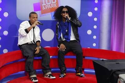 Bow Wow and Omarion - Bow Wow and Omarion talk to the crowd while they get comfortable on the 106 couch.