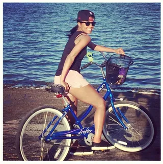 Gabrielle Union @gabunion - You can actually enjoy a work out by taking up a healthy hobby like bike riding. Gabby cycles through sunny Miami.   (Photo: Gabrielle Union via Instagram)