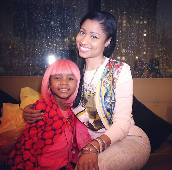 Nicki Minaj Steps Out Ahead of Her Performance at the AMAs: Photo