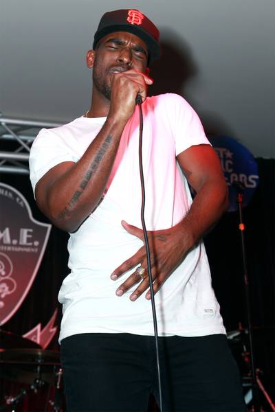 Pure Passion - Fresh off touring the UK with his significant other,&nbsp;Jessie J, Luke James was back home (some pun intended), offering up another soul-stirring performance. James' set included a performance of the 2015 Grammy-nominated (Best R&amp;B Song) single &quot;Options (Wolfjames Version).&quot;&nbsp; (Photo: Leon Bennett/Getty Images for BET)