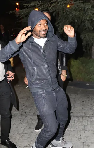 Playin' With the Paps - Ray J&nbsp;has some fun with the paparazzi before his performance with Teeflii at Romanov in Studio City.(Photo: Blayze / Splash News)