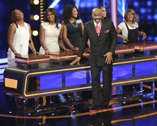 Family Feud – June 2015  - ABC's Family Feud, hosted by Steve Harvey, had its first celebrity episode featuring the Anderson Family vs Braxton Family. Black-ish star and 2015 BET Awards host&nbsp;Anthony Anderson and his family faced against Grammy Award-nominated artist Tamar Braxton and her sisters for some good old competitive fun. (Photo: ABC/Adam Taylor)