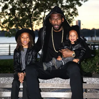 Amar'e Stoudemire - Looks like&nbsp;Amar'e Stoudemire&nbsp;and his kids had an impromptu photo shoot. Nice pic!(Photo: Amare Stoudamire via Instagram)