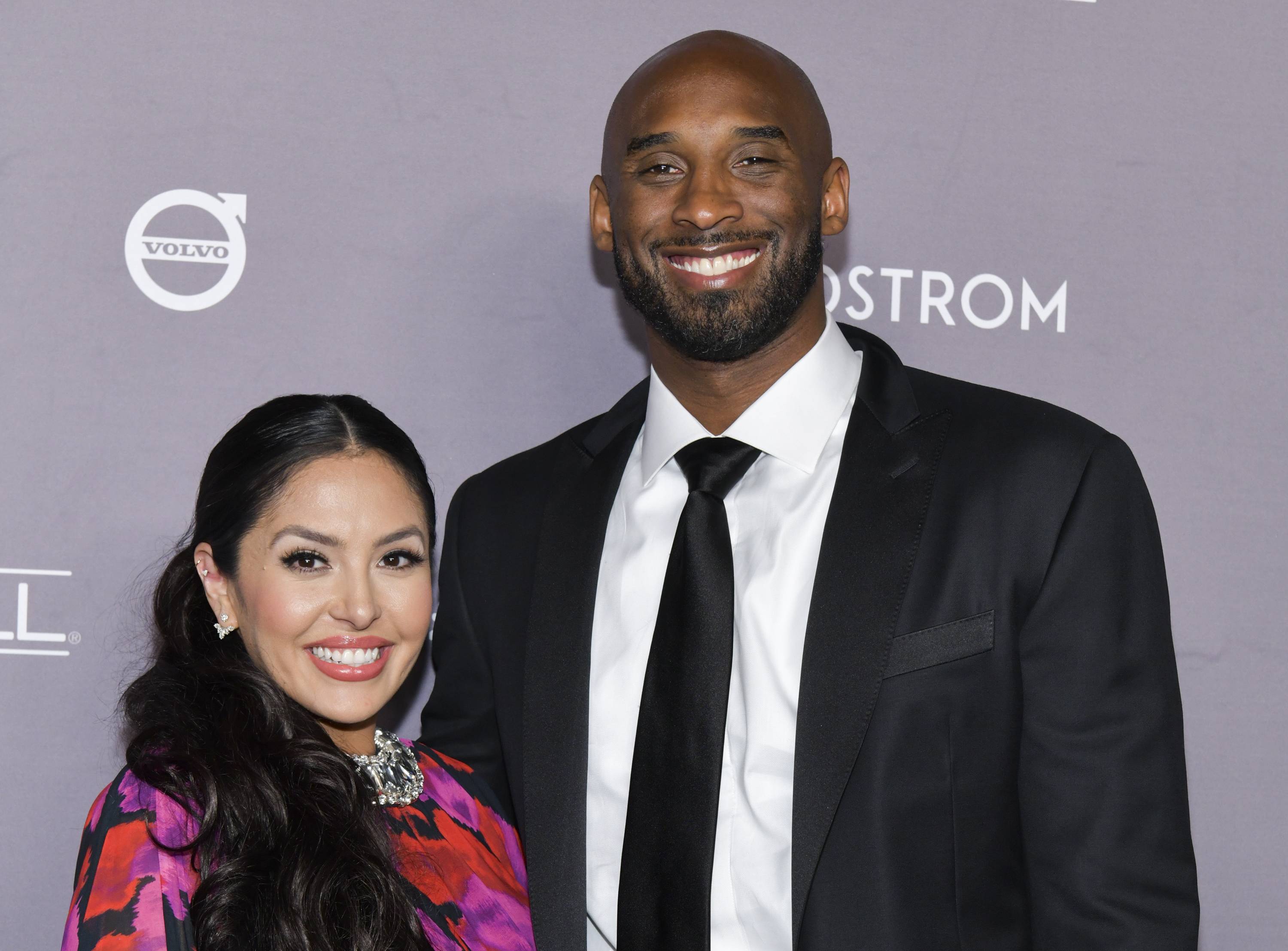 Kobe Bryant's family posts heart-tugging pictures following