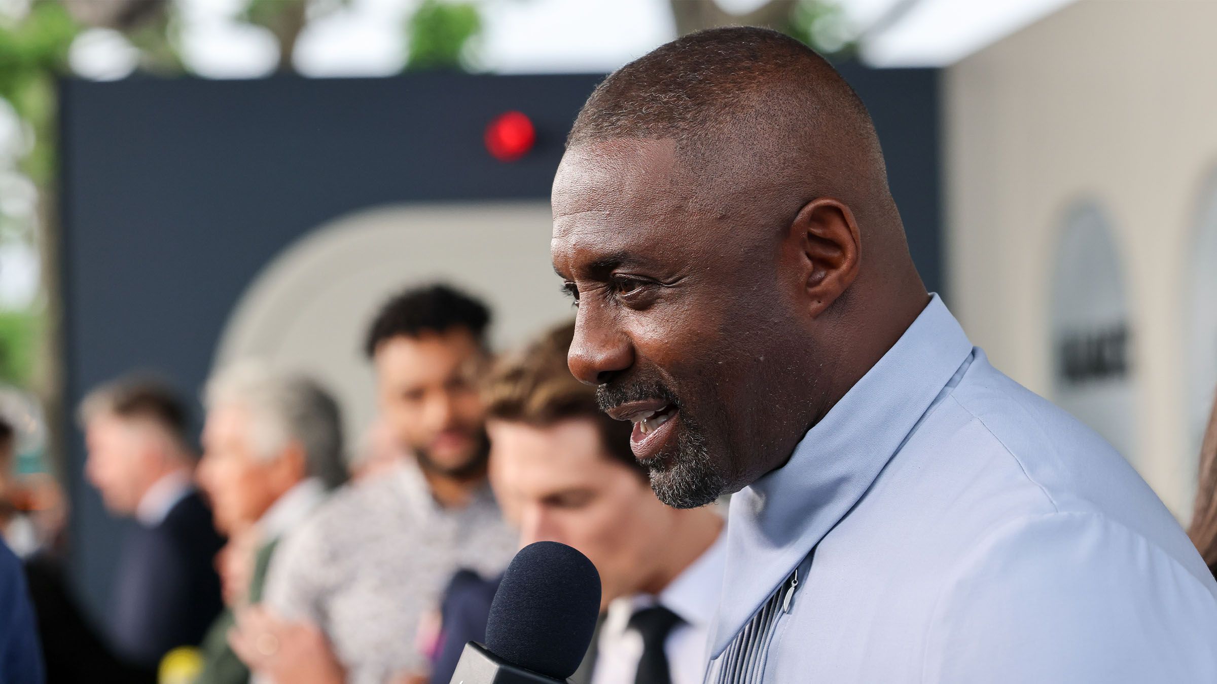 Idris Elba Said the Idea of Playing James Bond Became 'Off-Putting' When It Became About Race | News - Vimarsana News