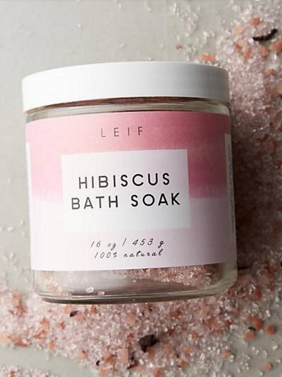 Anthropologie Leif Bath Soak ($38)&nbsp; - Available in calendula, hibiscus and seaweed, this bath soak hydrates and soothes skin in need of renewal.(Photo:&nbsp;Anthropologie)