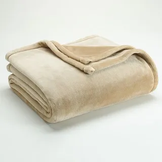 The Big One Super Soft Plush Throw - Stay super cozy this winter with this oversized throw that’s perfect for sharing and cuddling. It comes in a variety of colors and sells for only $8.99 at Kohl’s. (Photo: KOHL’S)
