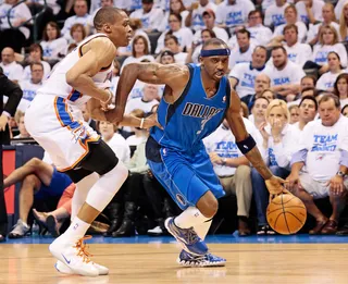 Jason Terry - We’re under the impression that it’s Jason Terry’s headband that helps the Dallas Mavericks plow toward the basket.&nbsp;  (Photo: Brett Deering/Getty Images)