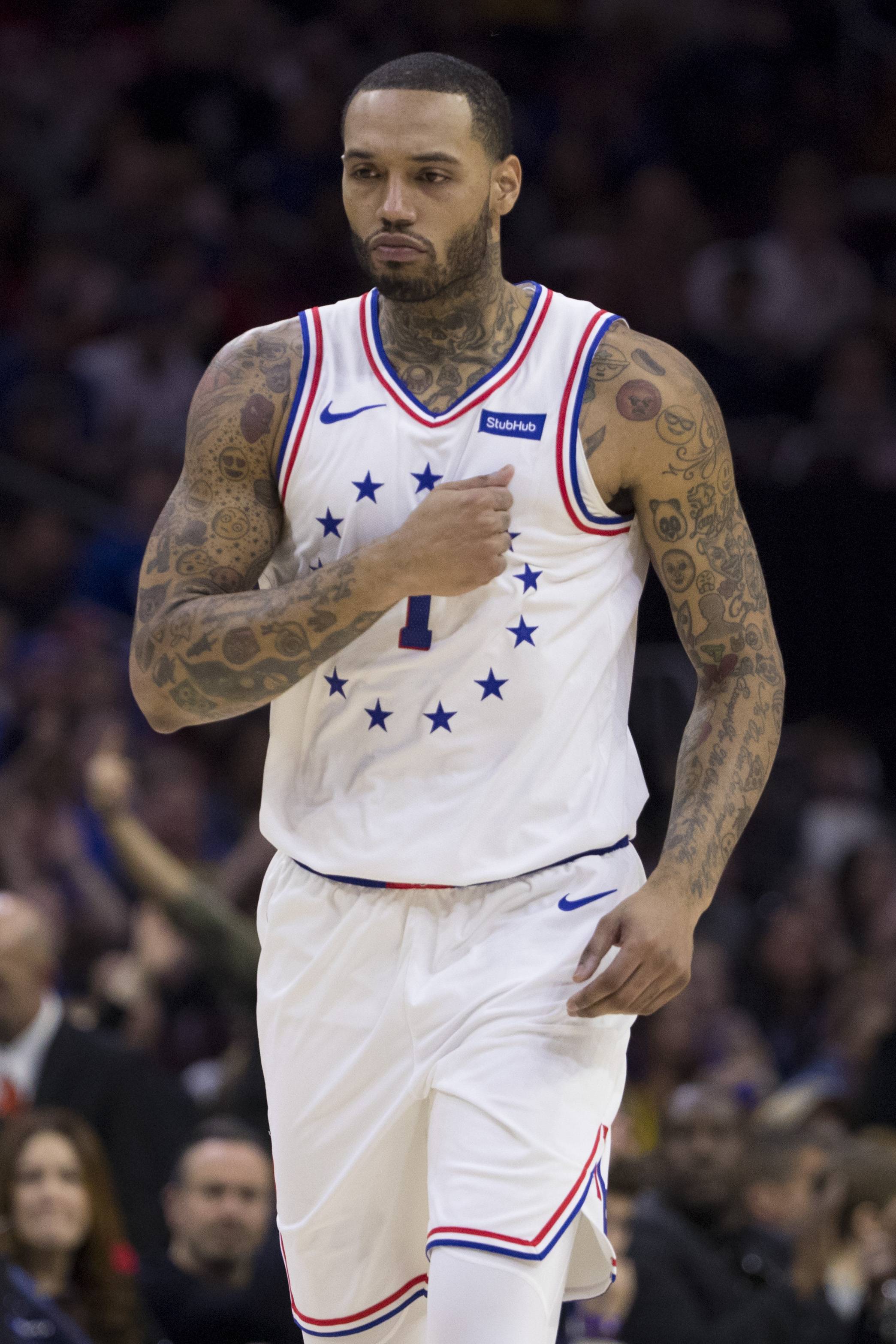 Sixers' Mike Scott target of racial slurs in brawl before Eagles-Redskins  game, report says 