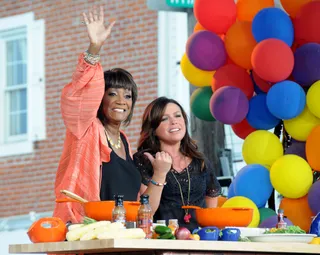 Teach Me How to &quot;Patti&quot;\r - Consummate soul diva Patti LaBelle teaches TV chef Rachael Ray a thing or two about cooking as they host the Great Philly Grill-Off and community celebration at LaBelle's King of Steaks in her hometown of Philadelphia. (Photo: Hugh Dillon/WENN.com)