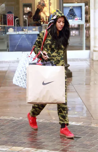 Santa's Little Helper - Karrueche Tran bundles up on a dreary day in L.A. to do some more holiday shopping at The Grove in West Hollywood.(Photo: BLW, PacificCoastNews)