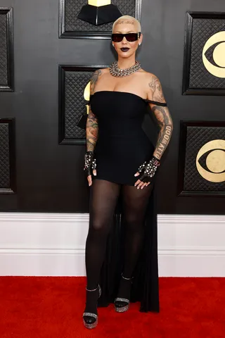020423-style-65th-annual-grammy-awards-eye-catching-looks-spotted-on-the-red-carpet9.jpg