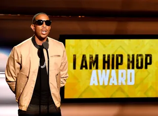 I Am Hip Hop - Luda presents the I Am Hip Hop Award to your favorite rappers' favorite rapper, Scarface!&nbsp;&nbsp;(Photo: Paul R. Giunta/BET/Getty Images for BET Networks)