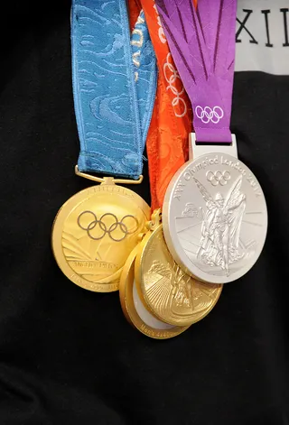 Glitter and Gold - Angelo Taylor at 106 &amp; Park, September 26, 2012. (photo: John Ricard / BET).