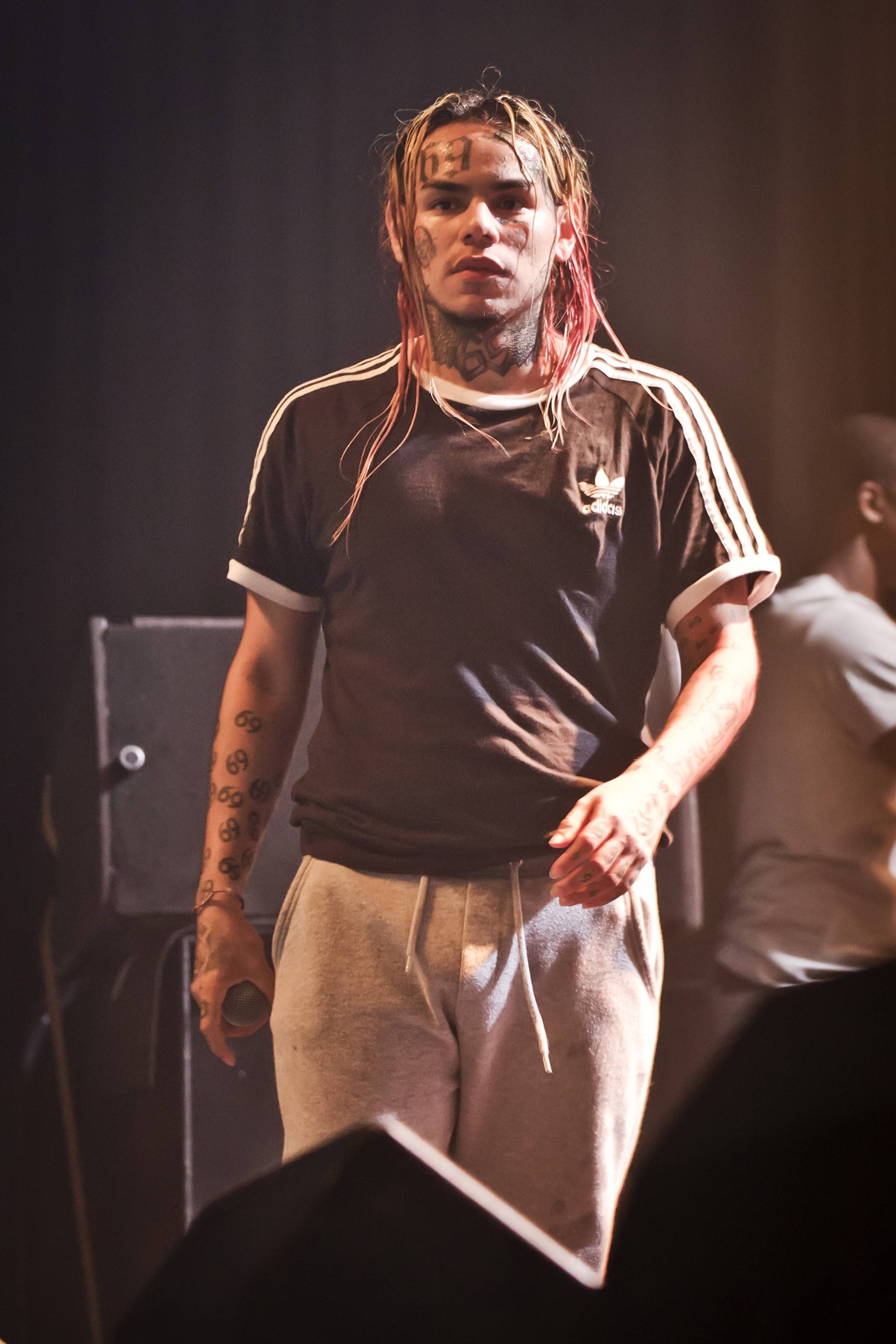 Breaking Tekashi 6ix9ine Pleads Guilty To Racketeering And 8 Other Federal Counts News Bet
