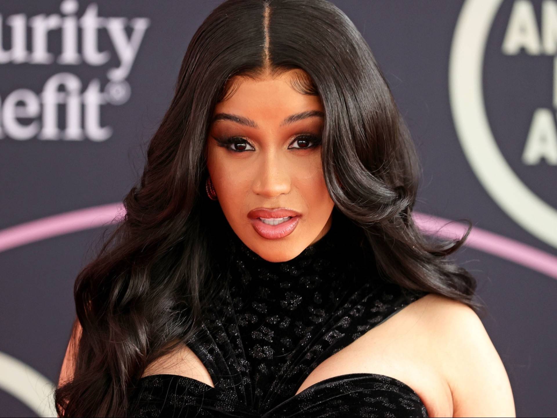 Cardi B To Cover The Funeral Expenses For The Victims Of The Bronx High Rise Fire (Video Clip