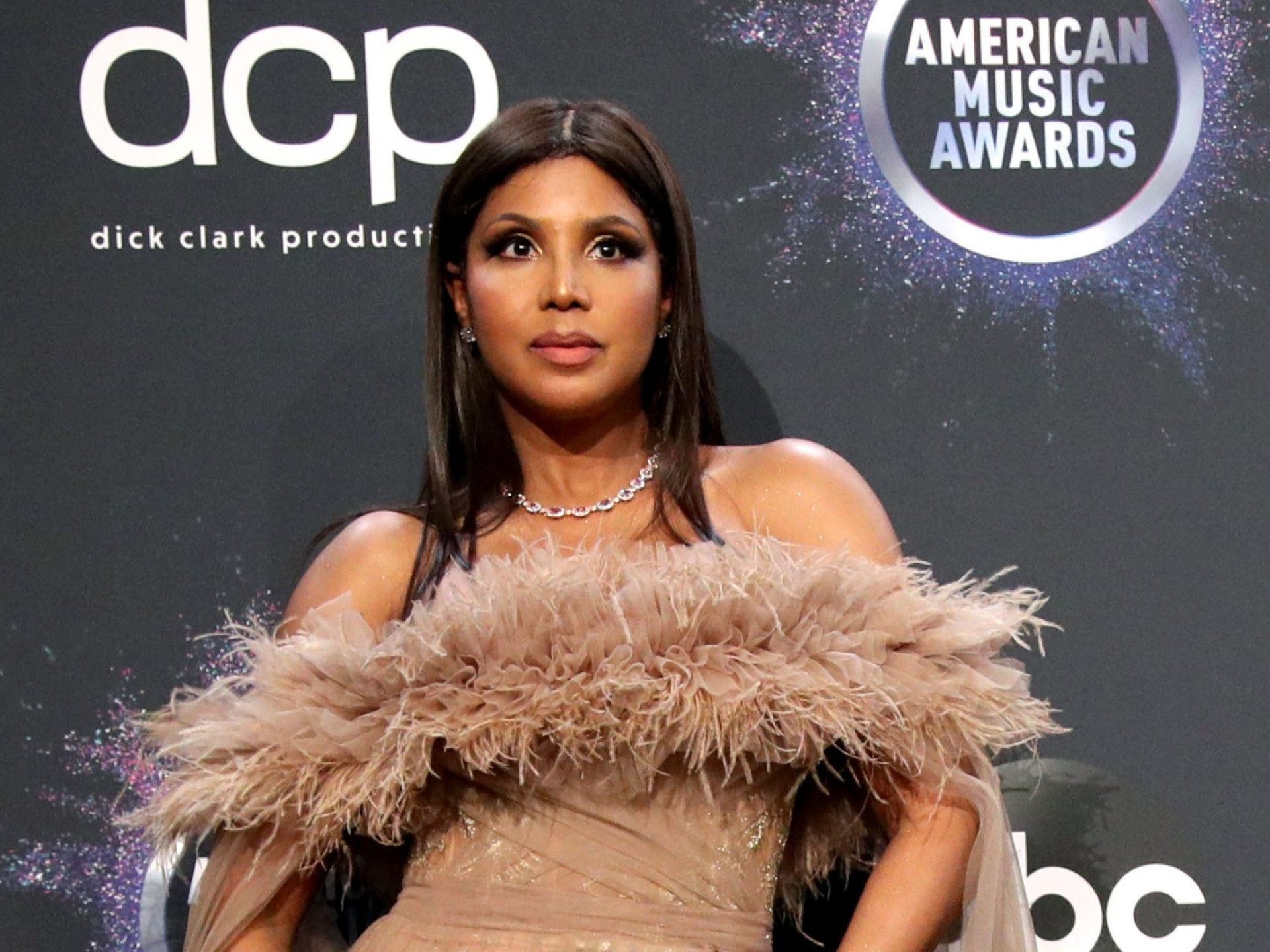 Toni Braxton Reacts To Sister Traci’s Death (Video Clip) BET Naacp