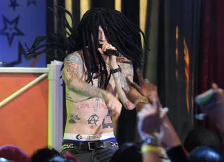 Waka Flocka - Machine Gun Kelly impersonates Waka Flocka Flame as he performs "Steve O" at 106 &amp; Park, February 10, 2012. (Photo: John Ricard / BET)