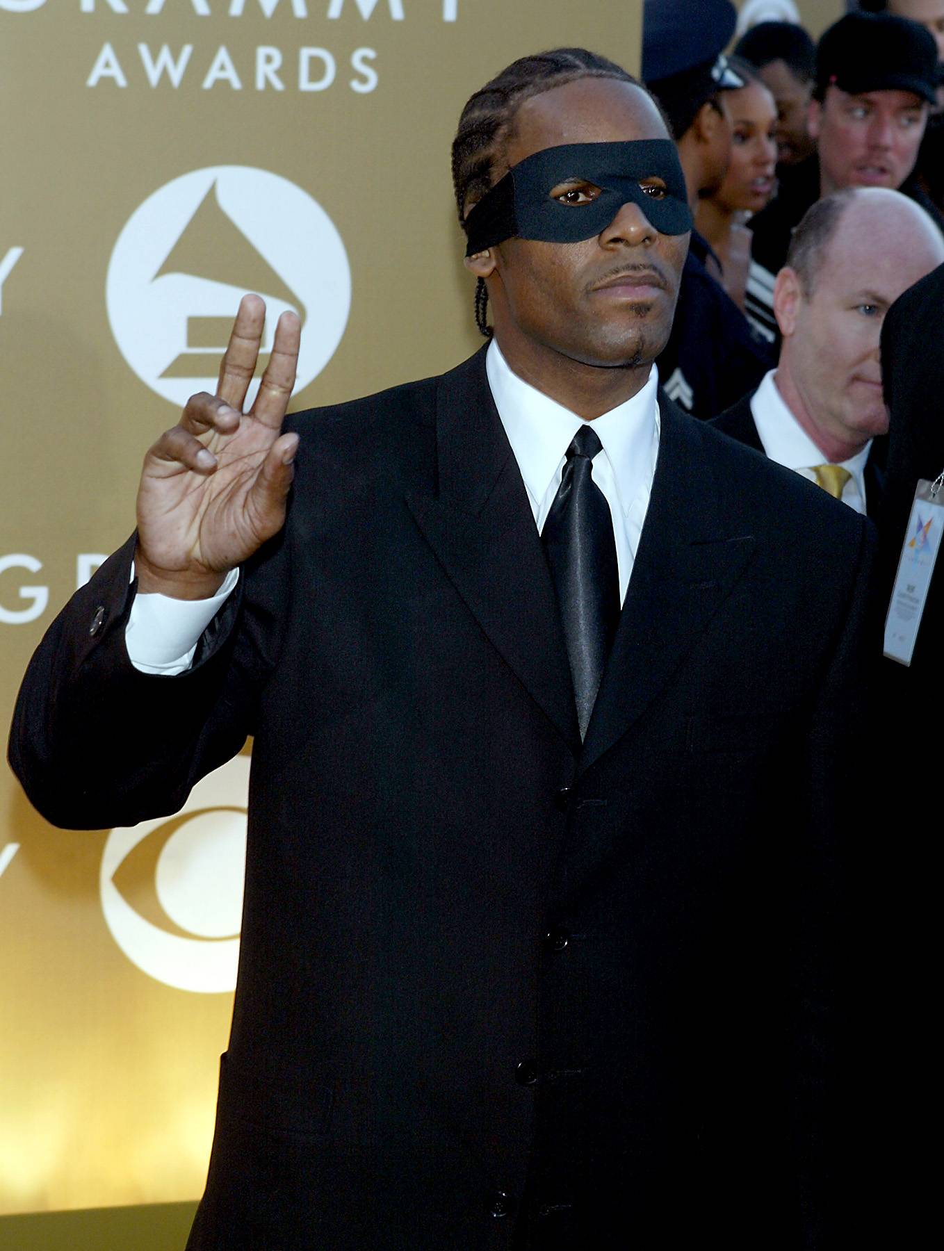 R. Kelly, 2004 - - Image 11 from Grammy's Fashion Flashback | BET