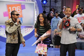 All Laughs - Trevante presents gifts to Terrence J and Rocsi Diaz at 106 &amp; Park, February 7, 2012.&nbsp; (Photo: John Ricard / BET)