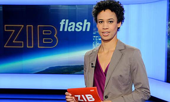 news anchor flashes