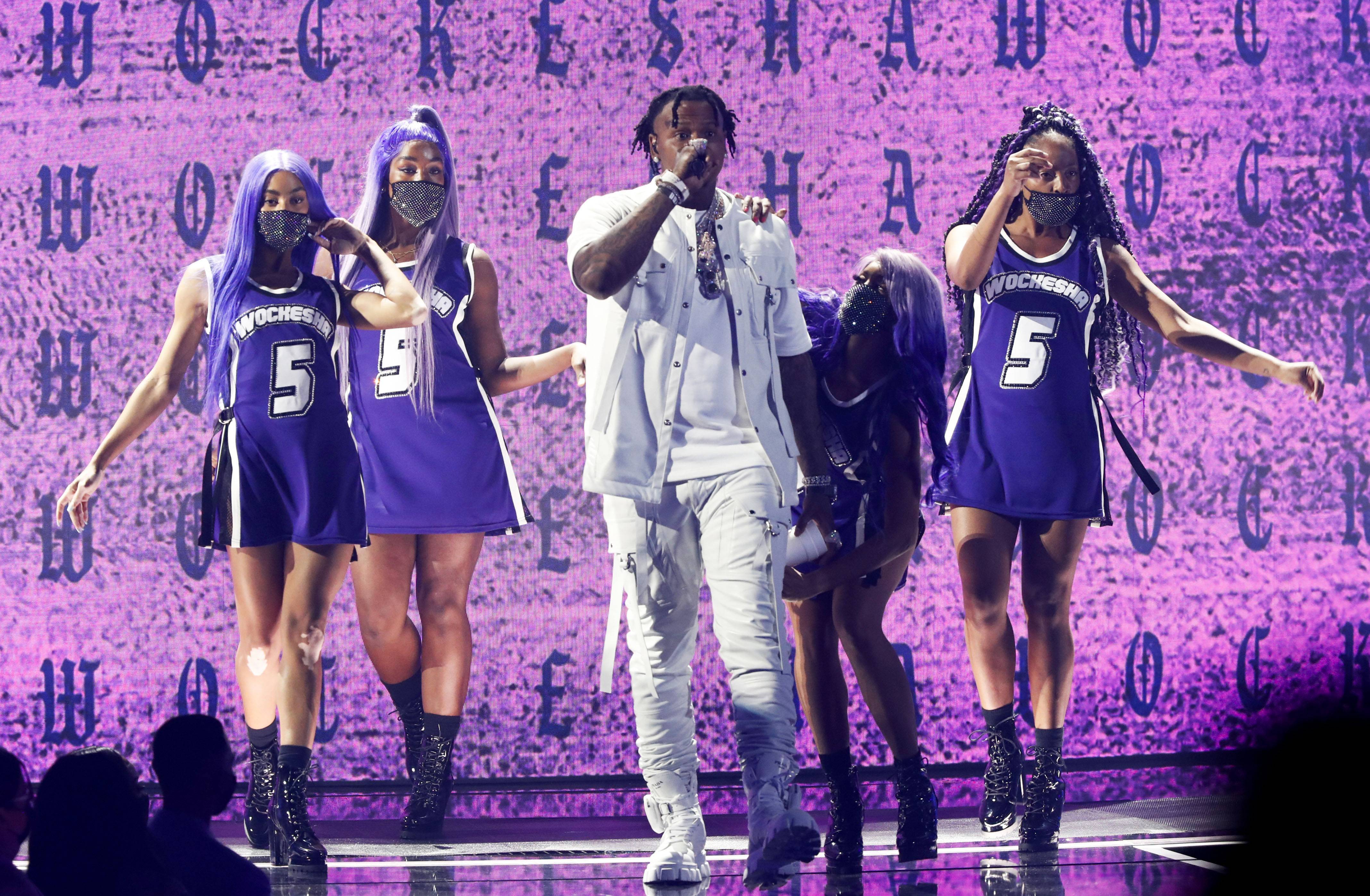 BET Awards 2021 Moneybagg Yo Spits Bars That Wow The Audience And