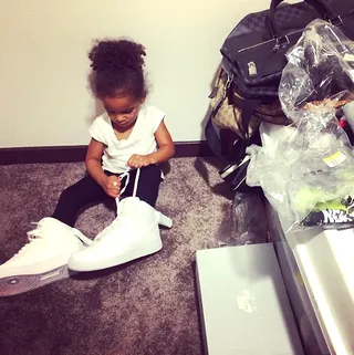 Shai Moss in Daddy's Shoes - How cute is Shad Moss's daughter Shai in her daddy's shoes!  (Photo: Shad Moss via Instagram)
