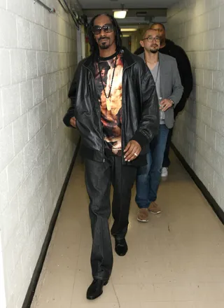Sleek - Uncle Snoop Dogg walks to the 106 set. (Photo: Bennett Raglin/BET/Getty Images for BET)
