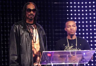 The Legacy - Host Bow Wow stands with Uncle Snoop.&nbsp;(Photo: Bennett Raglin/BET/Getty Images for BET)
