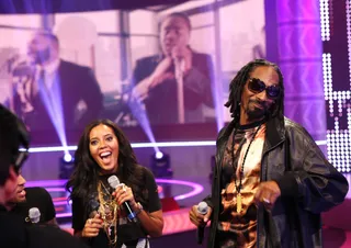 Hanh - Angela Simmons and Uncle Snoop dance a little on 106. (Photo: Bennett Raglin/BET/Getty Images for BET)