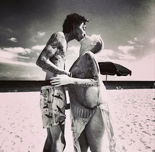 Wiz Khalifa @mistercap - There's nothing but love between Wiz and Amber. The happy couple enjoys a beautiful day at the beach.&nbsp;(Photo: Instagram-Wiz Khalifa)