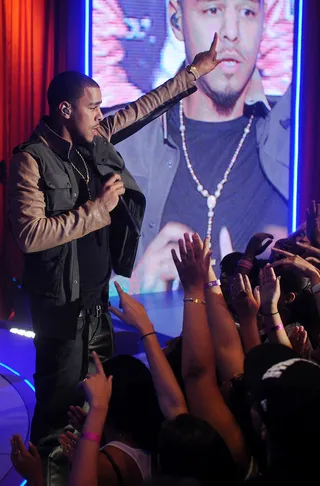 One Love - J. Cole giving his all on the 106 &amp; Park stage. (Photo: Brad Barket/PictureGroup)