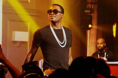 /content/dam/betcom/images/2012/12/Shows/106-and-Park-12-21-12-31/123112-shows-106-meek-mill-performs-4.jpg